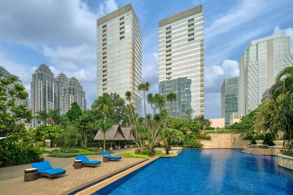 1. The Ritz-Carlton Jakarta, Pacific Place - Central Jakarta